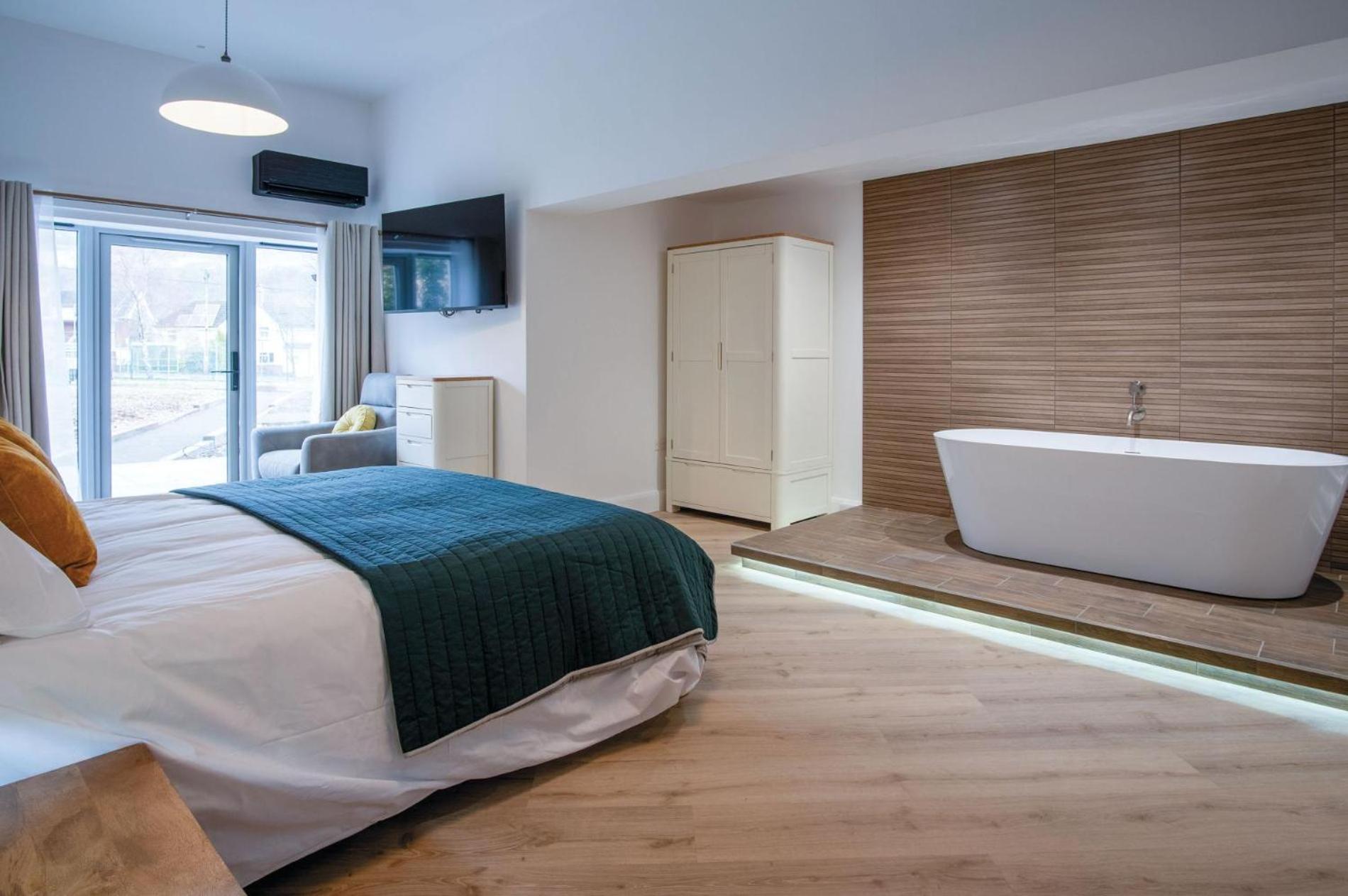 Suite 5 - Sleeping Giant Hotel - Pen Y Cae Inn เบรคอน ภายนอก รูปภาพ